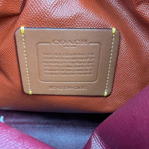 Coach Willow Tote In‎ Signature Canvas C0693 Retail $350 Good Condition - Picture 8 of 8